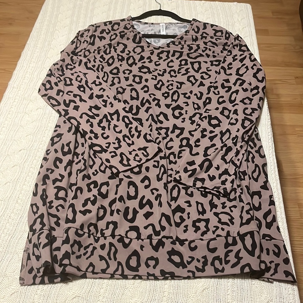 Tickled Teal long sleeve leopard top